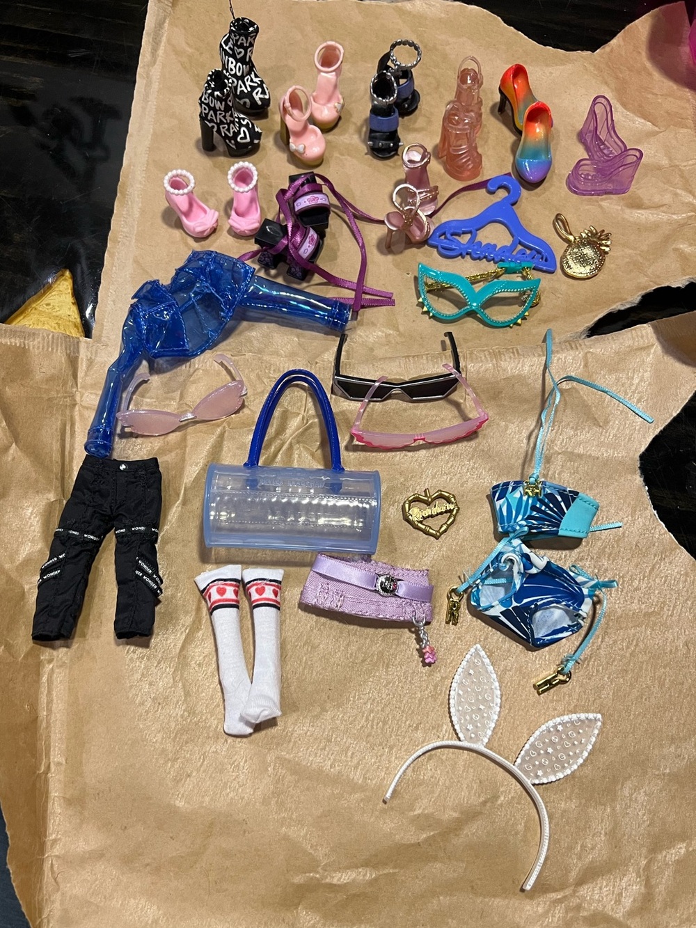 Rainbow High Shoe and Doll Accessorie Lot